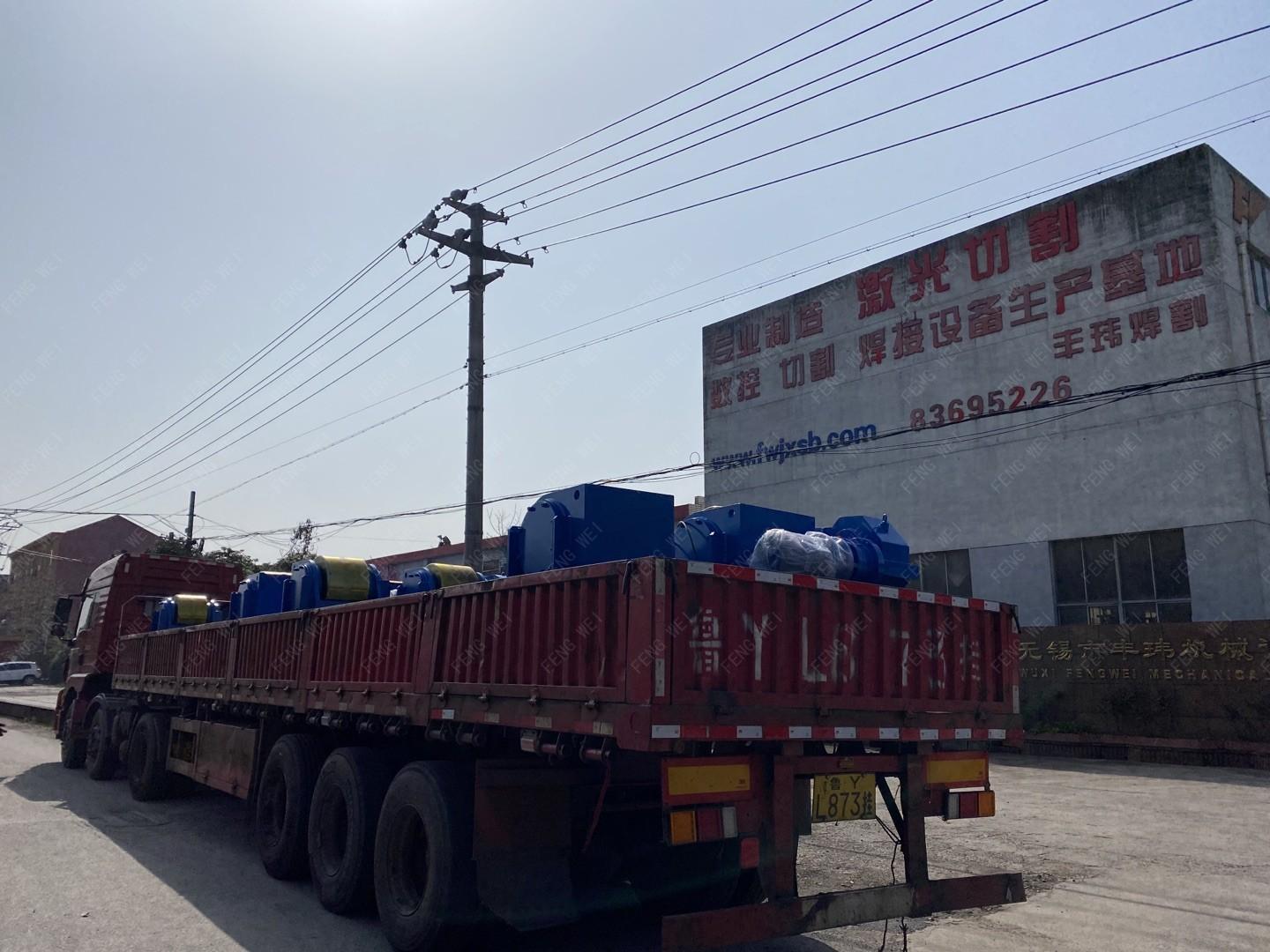 可調式滾輪(lún)架
